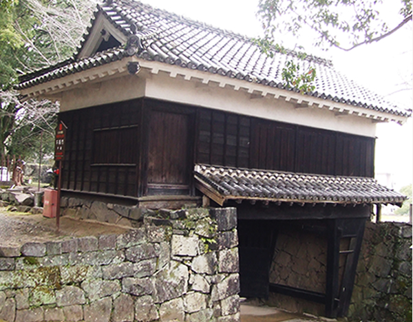 Akazu-no-mon Gate