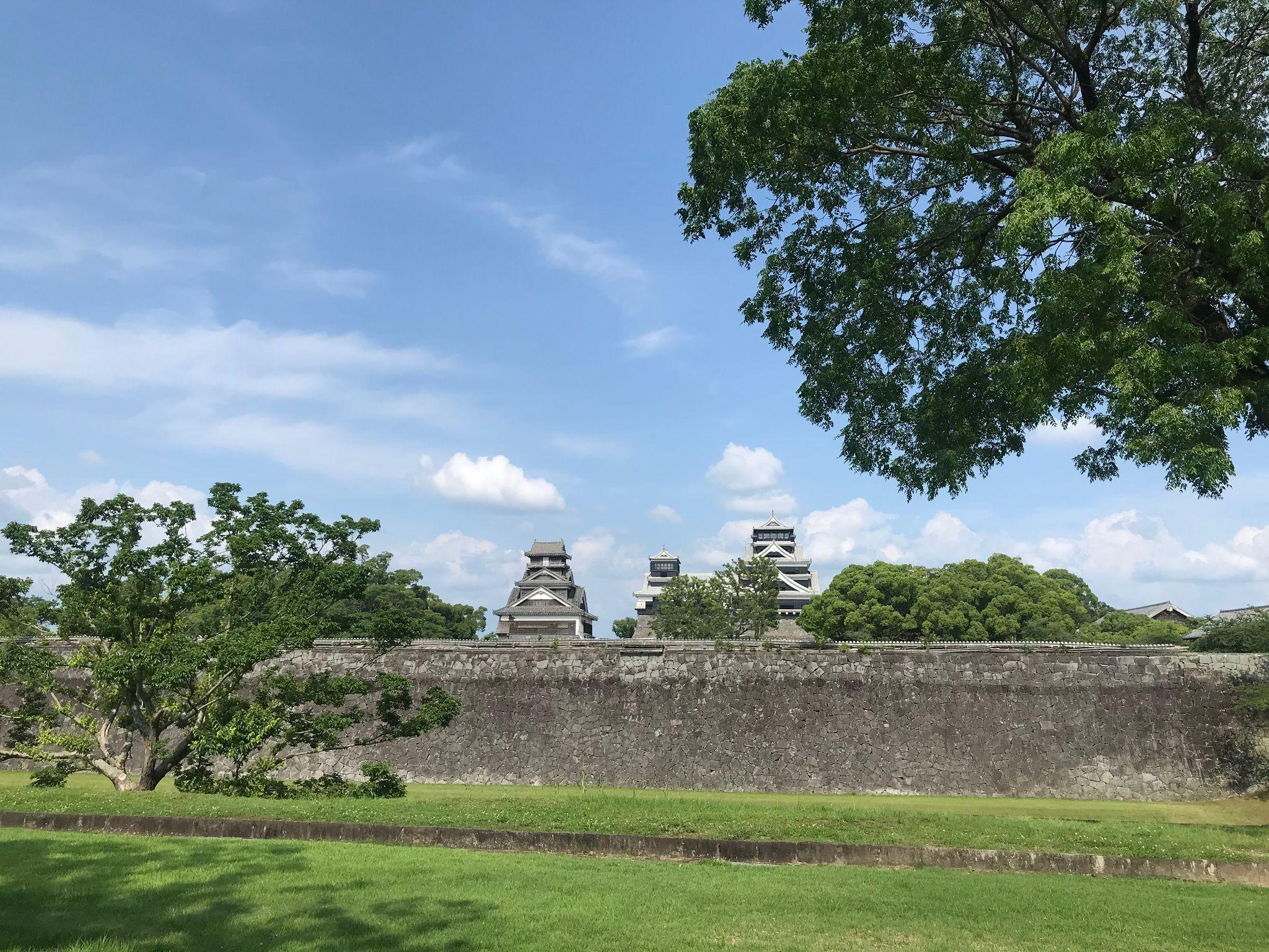 二の丸広場からの眺め(天守閣・宇土櫓)