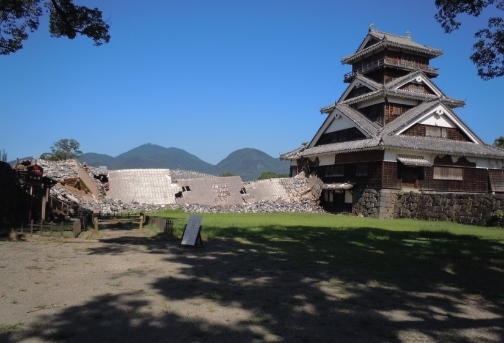 震災後の宇土櫓