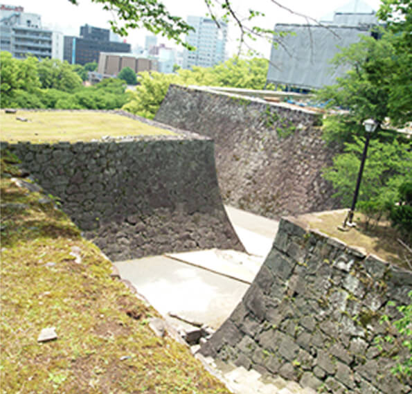 Labyrinth-Like Stone Wall Enclosures
